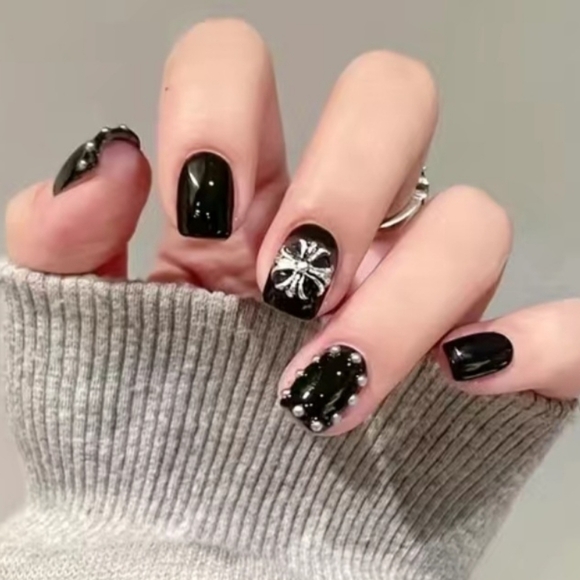 Boutique Other - 3D Cross Press On Nails